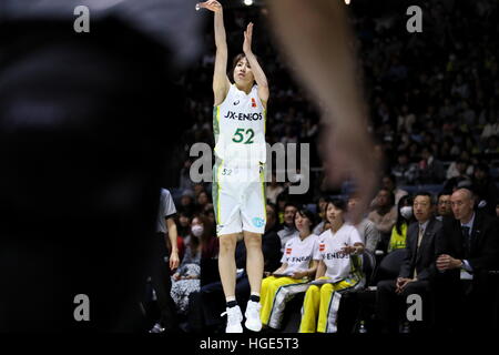 Tokyo, Giappone. Il 7 gennaio, 2017. Yuki Miyazawa (girasole) Basket : tutto il Giappone Campionato di basket 2017 donna semi-finale match tra JX-ENEOS Girasoli 72-52 Toyota antilopi al 1° Yoyogi palestra a Tokyo in Giappone . © AFLO SPORT/Alamy Live News Foto Stock