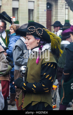 Giovane donna in costume per Escalade celebrazioni Foto Stock