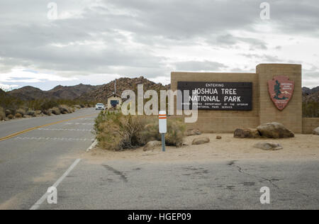 Parco nazionale di Joshua Tree,segno,ingresso, north end vicino 29 palme,California , Stati Uniti Foto Stock