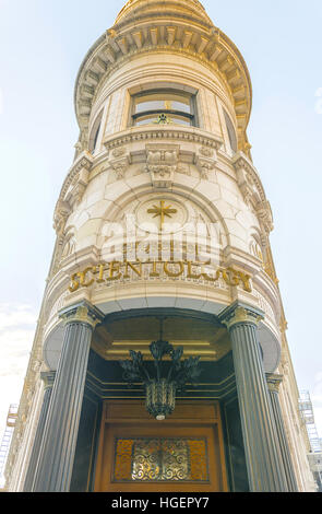 SAN FRANCISCO, CA, Stati Uniti d'America, 23 Ottobre 2016: Chiesa di Scientology palazzo all'angolo di Montgomery e Columbus strade di San Francisco. Foto Stock