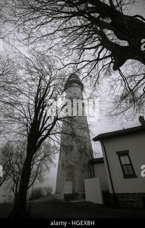 Haunted e storico faro del Michigan. Il secondo come riferito haunted Pt. Aux Barques faro sul telecomando rive del lago Huro Foto Stock