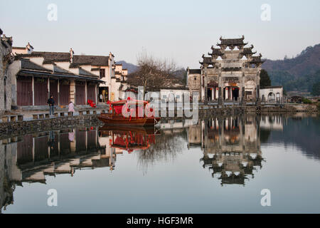 Il Patrimonio mondiale UNESCO antico villaggio di Xidi, Anhui, Cina Foto Stock