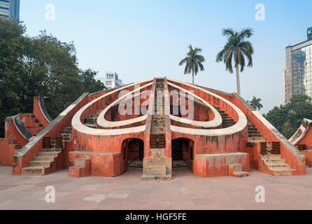 Strumento astronomico Misra Yantra, Jantar Mantar observatory, New Delhi, India Foto Stock