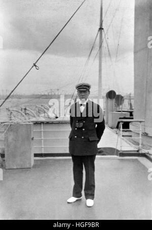 1912. Winston Churchill a bordo del 'incantatrice' nel Firth-di-via come primo signore del Ministero della marina Foto Stock