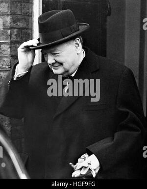 Winston Churchill lasciando il n.10 Downing Street.1944 Foto Stock