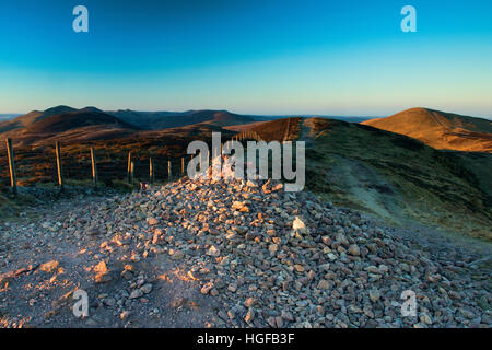 Allermuir Hill e Castlelaw da Caerketton, Pentland Hills, Pentland Hills Regional Park, Lothian Foto Stock