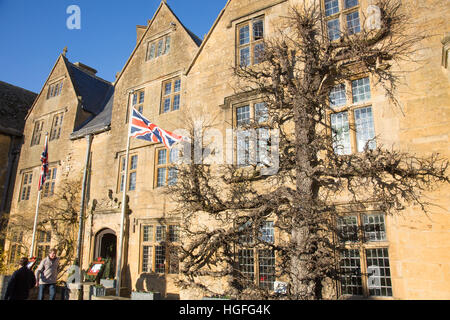 Esterno del Lygon Arms Public House e ristorante hotel nel villaggio Cotswolds di Broadway, Gloucestershire, Inghilterra, Regno Unito Foto Stock