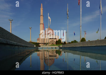 Putra moschea a Putrajaya Foto Stock