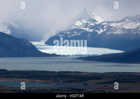 Ghiacciaio Perito Moreno sul Lago Argentino, El Calafate, Parque Nacional Los Glaciares, Patagonia, Argentina, Sud America Foto Stock