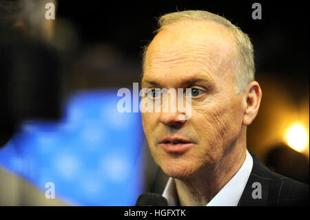 Attore Michael Keaton da 'Spotlight' arriva per la Riviera Americana Award presso il Teatro di Arlington durante il trentunesimo Santa Barabara International Film Festival il 5 febbraio 2016 a Santa Barbara, California. Foto Stock