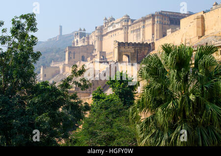 Costruzione Istorical Ambra fort dell architettura storica,,una costruzione,giallo,l'india,jaipur,l'architettura,edificio Foto Stock