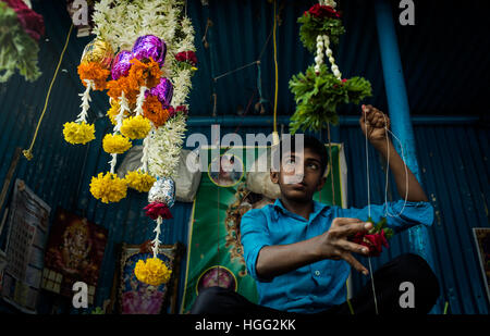 Venditore di fiori di Mysore, India Foto Stock