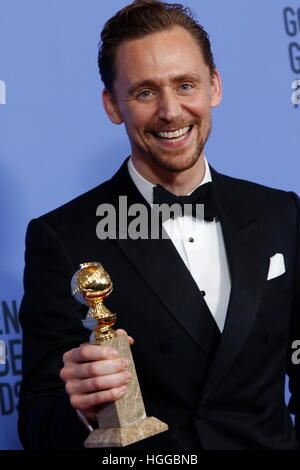 Beverly Hills, noi. 9 Gen, 2017. Tom Hiddleston pone nella sala stampa della 74a Annuale di Golden Globe Awards, Golden Globes, in Beverly Hills Los Angeles, Stati Uniti d'America, il 08 gennaio 2017. Foto: Hubert Boesl foto: Hubert Boesl//dpa/Alamy Live News Foto Stock