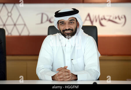 Al Khor, in Qatar. Il 9 gennaio, 2017. Hassan Al Thawadi, Segretario Generale del Comitato supremo per la consegna e il lascito del 2022 FIFA World Cup parla durante un colloquio in una sala conferenze presso l'Al Bidda Tower, la residenza del comitato Al Khor, Qatar, 9 gennaio 2017. Credito: dpa picture alliance/Alamy Live News Foto Stock