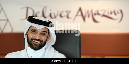 Al Khor, in Qatar. Il 9 gennaio, 2017. Hassan Al Thawadi, Segretario Generale del Comitato supremo per la consegna e il lascito del 2022 FIFA World Cup parla durante un colloquio in una sala conferenze presso l'Al Bidda Tower, la residenza del comitato Al Khor, Qatar, 9 gennaio 2017. Credito: dpa picture alliance/Alamy Live News Foto Stock