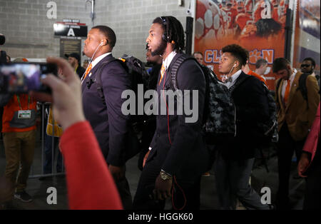 Tampa, STATI UNITI D'AMERICA. Il 9 gennaio, 2017. Clemson Tigers wide receiver Mike Williams (7) prima del College Football Playoff campionato nazionale presso Raymond James. Stadium, a Tampa. Credito: ZUMA Premere Inc/Alamy NewsTampa Live, STATI UNITI D'AMERICA. Il 9 gennaio, 2017. Credito: ZUMA Premere Inc/Alamy Live News Foto Stock