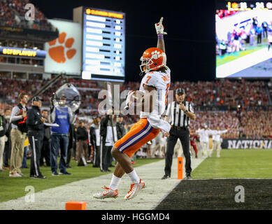 Tampa, STATI UNITI D'AMERICA. Il 9 gennaio, 2017. Clemson Tigers wide receiver Mike Williams (7) celebra la sua seconda metà touchdown contro Alabama Crimson Tide a Tampa. Credito: ZUMA Premere Inc/Alamy NewsTampa Live, STATI UNITI D'AMERICA. Il 9 gennaio, 2017. Credito: ZUMA Premere Inc/Alamy Live News Foto Stock