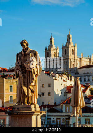 Il Portogallo, Lisbona, Statua di Sao Vicente e il Monastero di São Vicente de Fora. Foto Stock