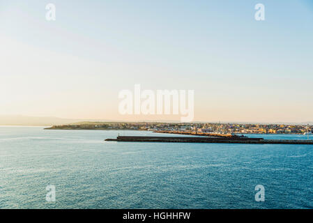 Panoramica del porto di Porto Torres, in Sardegna, Italia Foto Stock