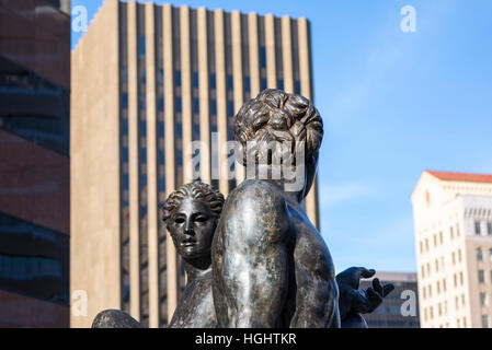 Fontana dei due oceani scultura e fontana nel centro cittadino di San Diego, California, USA. Foto Stock