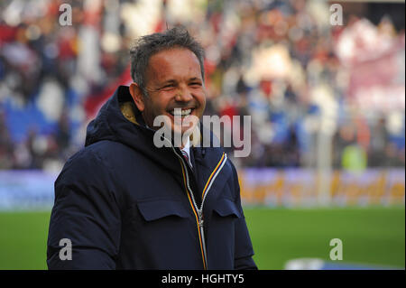 Reggio Emilia, Italia. 8 Gen, 2017. Stati Uniti Sassuolo Calcio vs Football Club Torino serie A del campionato di calcio 2016 2017 U.S. Sassuolo Calcio vs Football Club Torino Reggio Emilia Mapei Stadium.U.S.Sassuolo e Torino F.C. terminato il gioco con un punteggio di 0 a 0. Nel pic: Sinisa Mihajlovic, allenatore di F.C. Torino, guarda prima della serie di una partita di calcio tra noi Sassuolo Calcio E F.C. Torino a Mapei Stadium di Reggio Emilia ph Massimo Morelli © Massimo Morelli/Pacific Press/Alamy Live News Foto Stock