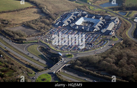 Vista aerea della East Midlands Designer Outlet vicino a Nottingham, Regno Unito Foto Stock