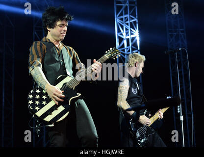 Praga, Repubblica Ceca. Il 22 gennaio, 2017. Billie Joe Armstrong dei Green Day suona presso la Tipsport Arena di Praga, Repubblica ceca, 22 gennaio 2017. Credito: Katerina Sulova/CTK foto/Alamy Live News Foto Stock