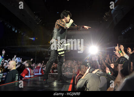 Praga, Repubblica Ceca. Il 22 gennaio, 2017. Billie Joe Armstrong dei Green Day suona presso la Tipsport Arena di Praga, Repubblica ceca, 22 gennaio 2017. Credito: Katerina Sulova/CTK foto/Alamy Live News Foto Stock