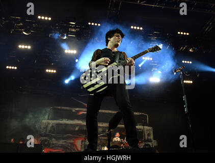 Praga, Repubblica Ceca. Il 22 gennaio, 2017. Billie Joe Armstrong dei Green Day suona presso la Tipsport Arena di Praga, Repubblica ceca, 22 gennaio 2017. Credito: Katerina Sulova/CTK foto/Alamy Live News Foto Stock