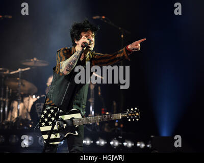 Praga, Repubblica Ceca. Il 22 gennaio, 2017. Billie Joe Armstrong dei Green Day suona presso la Tipsport Arena di Praga, Repubblica ceca, 22 gennaio 2017. Credito: Katerina Sulova/CTK foto/Alamy Live News Foto Stock