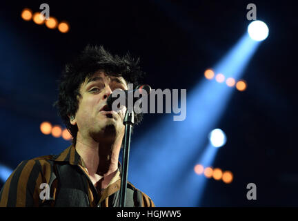 Praga, Repubblica Ceca. Il 22 gennaio, 2017. Billie Joe Armstrong dei Green Day suona presso la Tipsport Arena di Praga, Repubblica ceca, 22 gennaio 2017. Credito: Katerina Sulova/CTK foto/Alamy Live News Foto Stock