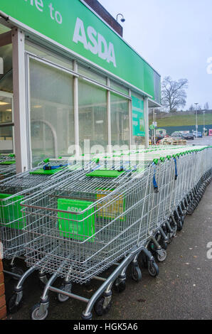 Supermercato Asda sul miele fine corsia in Tilehurst, Reading, Berkshire, Regno Unito. Foto Stock