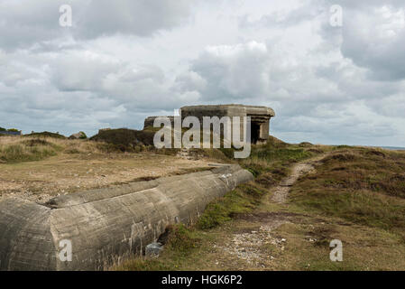 Il tedesco II Guerra Mondiale bunkers a Crozon, Bretagna Francia Foto Stock