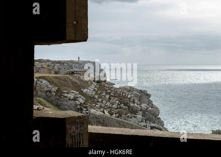 Il tedesco II Guerra Mondiale bunkers a Crozon, Bretagna Francia Foto Stock