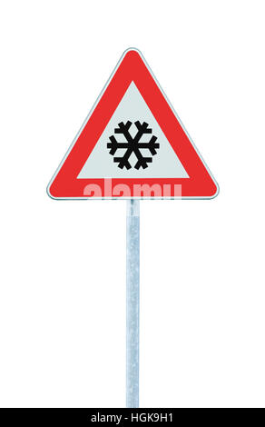 Attenzione, la neve o il ghiaccio cartello stradale, isolata, scivolosa rischioso gelido inverno traffico davanti, nevicata rischio cartello di avvertimento, nero icona del fiocco di neve, Triangolo rosso Foto Stock