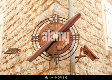 Orologio a Cittadella di Budva in Montenegro Foto Stock