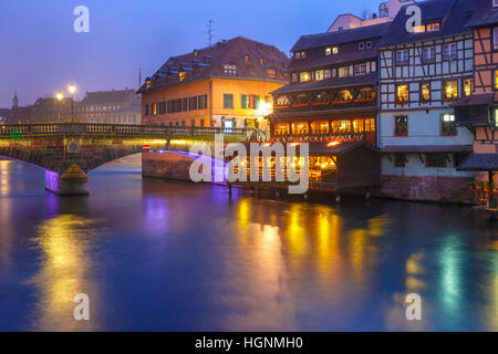 Notte Petite France di Strasburgo, Alsazia Foto Stock