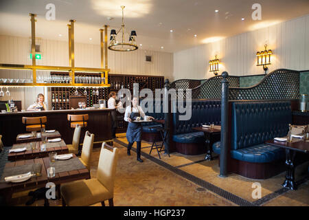 L'interno a Astor Grill in Cliveden House, in Berkshire. Foto Stock
