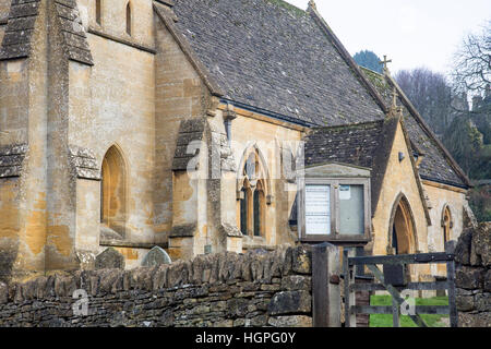 San Barnaba chiesa parrocchiale in Cotswolds village di Snowshill, Gloucestershire,Inghilterra Foto Stock