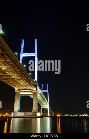 Nightview di Yokohama Bay Bridge di Kanagawa, Giappone. Foto Stock