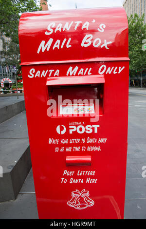 Santa della casella di posta nel CBD di Melbourne, Victoria Australia Foto Stock