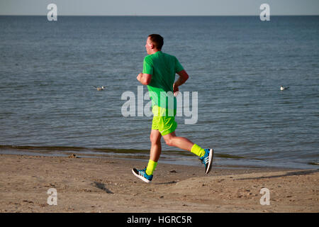Impressionen: jogging, Ostsee, Ruegen. Foto Stock