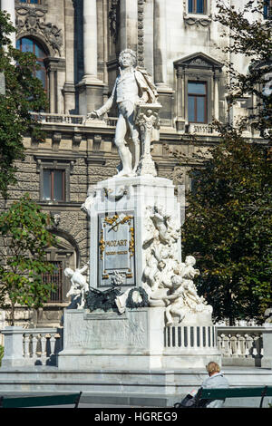 Statua di Mozart a Vienna Austria Foto Stock