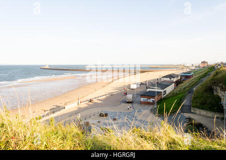 Roker Beach e Pier visto da Cliffe Park, Sunderland Foto Stock