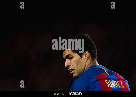 Barcellona, Spagna. Xi gen, 2017. Luis Suarez (FC Barcelona), durante il Kings Cup Soccer match tra FC Barcelona e Atletico de Bilbao, allo stadio Camp Nou a Barcellona Spagna. Mercoledì, 11 gennaio 2017. Foto: S.Lau © dpa/Alamy Live News Foto Stock