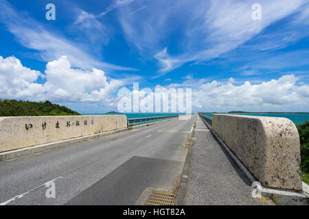 Ponte Ikema in Miyako isola di Okinawa, in Giappone. Foto Stock