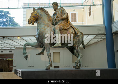 Roman statua in bronzo di Marco Aurelio visualizzati nei musei Capitolini di Roma Foto Stock