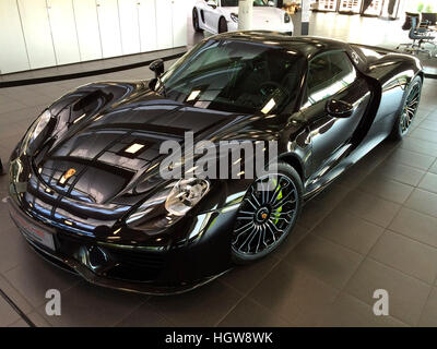 Porsche 918, ibrida sportscar, supercar, ibrido plug-in, 887 hp, due motori elettrici Foto Stock