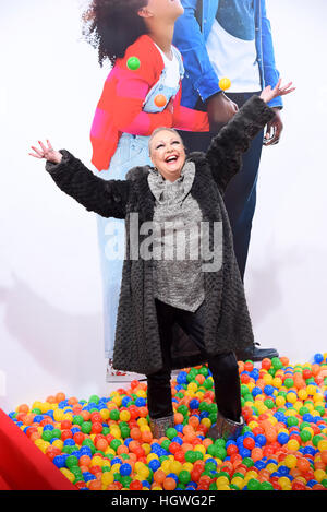 Il tedesco premiere di 'Ploetzlich Papa (Domani tout iniziare)' allo Zoo Palast movie theater. Dotato di: Barbara Schoene Dove: Berlino, Germania Quando: 12 Dic 2016 Foto Stock