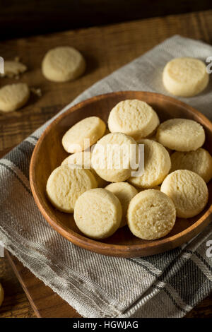 Dolci fatti in casa biscotti frollini pronto a mangiare Foto Stock